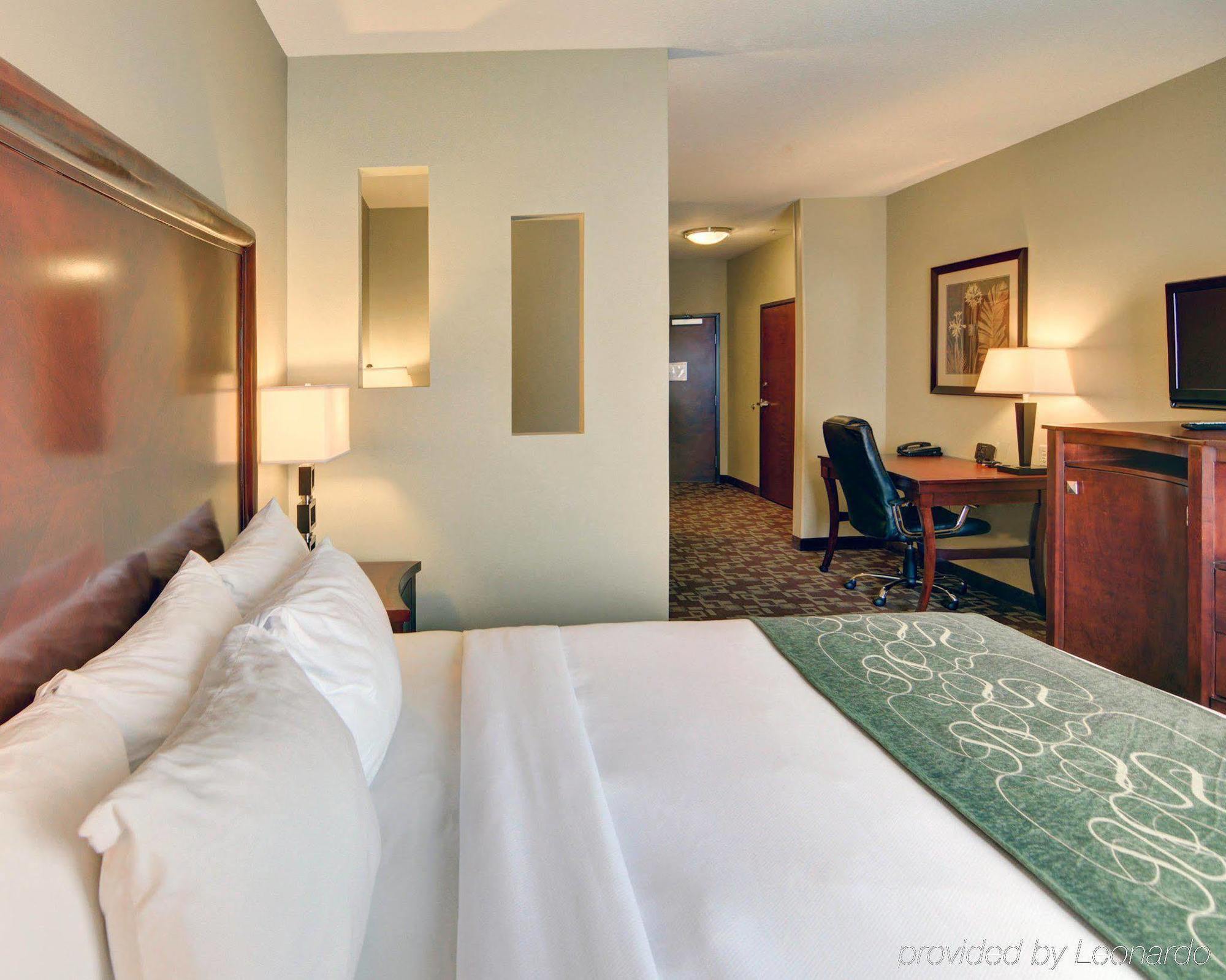 Comfort Suites Near Northeast Mall North Richland Hills Εξωτερικό φωτογραφία